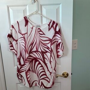 Chico's Red and White Leaf Print Short Sleeve Knit Top